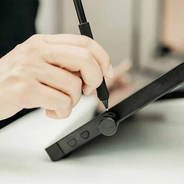 Wacom Cintiq 24" (2025) Graphic Pen Display - Black