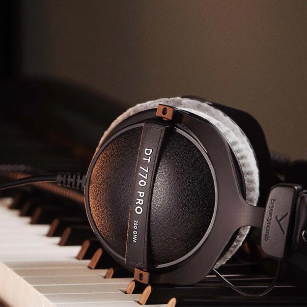 Beyerdynamic DT 770 PRO Reference Over-Ear Wired Headphones 32 Ohms - Black
