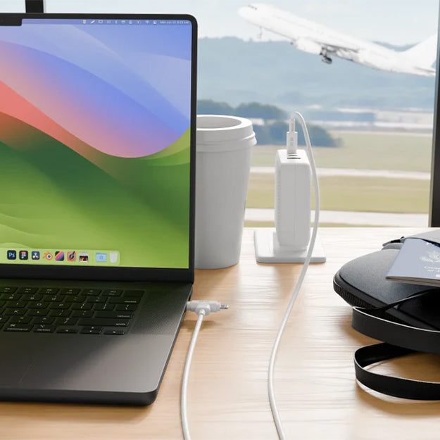 Hyper Juice USB-C And Lightning Hybrid Silicone Cable (1.5m/5ft)